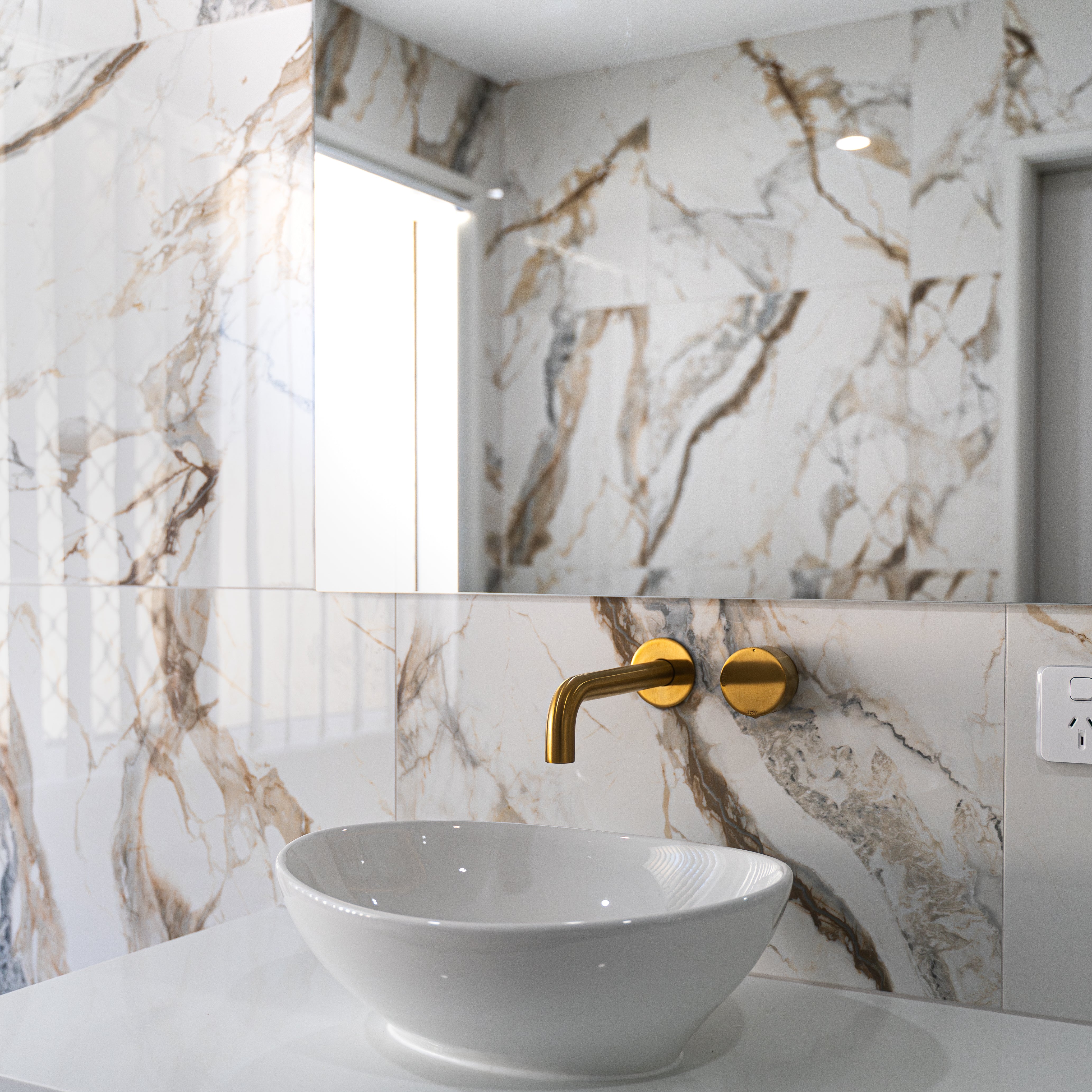 Calacatta Roma Gold Polished - Image 2