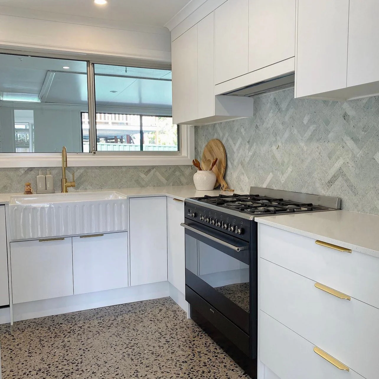 Carrara Marble Mosaic Herringbone - Image 8