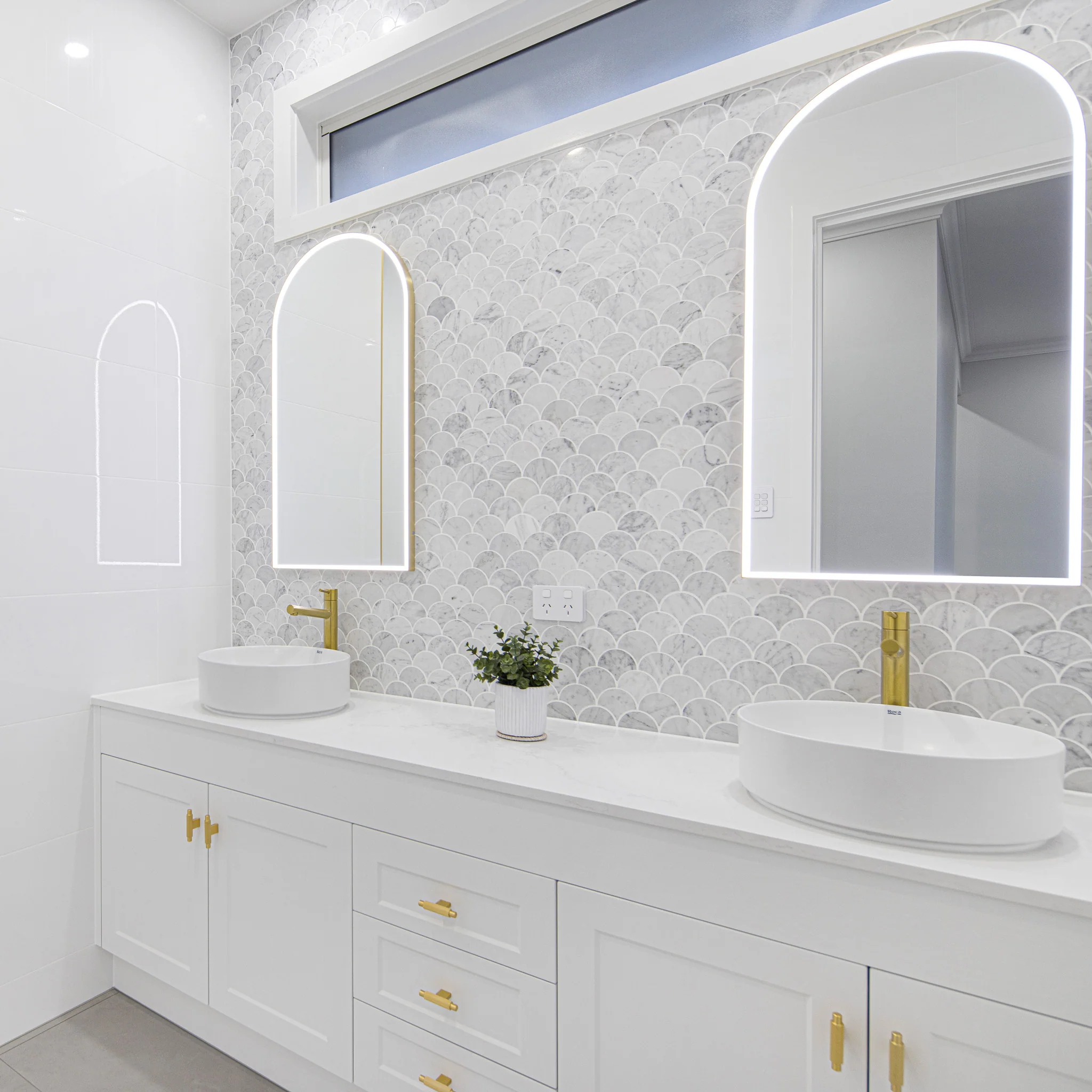 Carrara Marble Mosaic Large Fans - Image 6