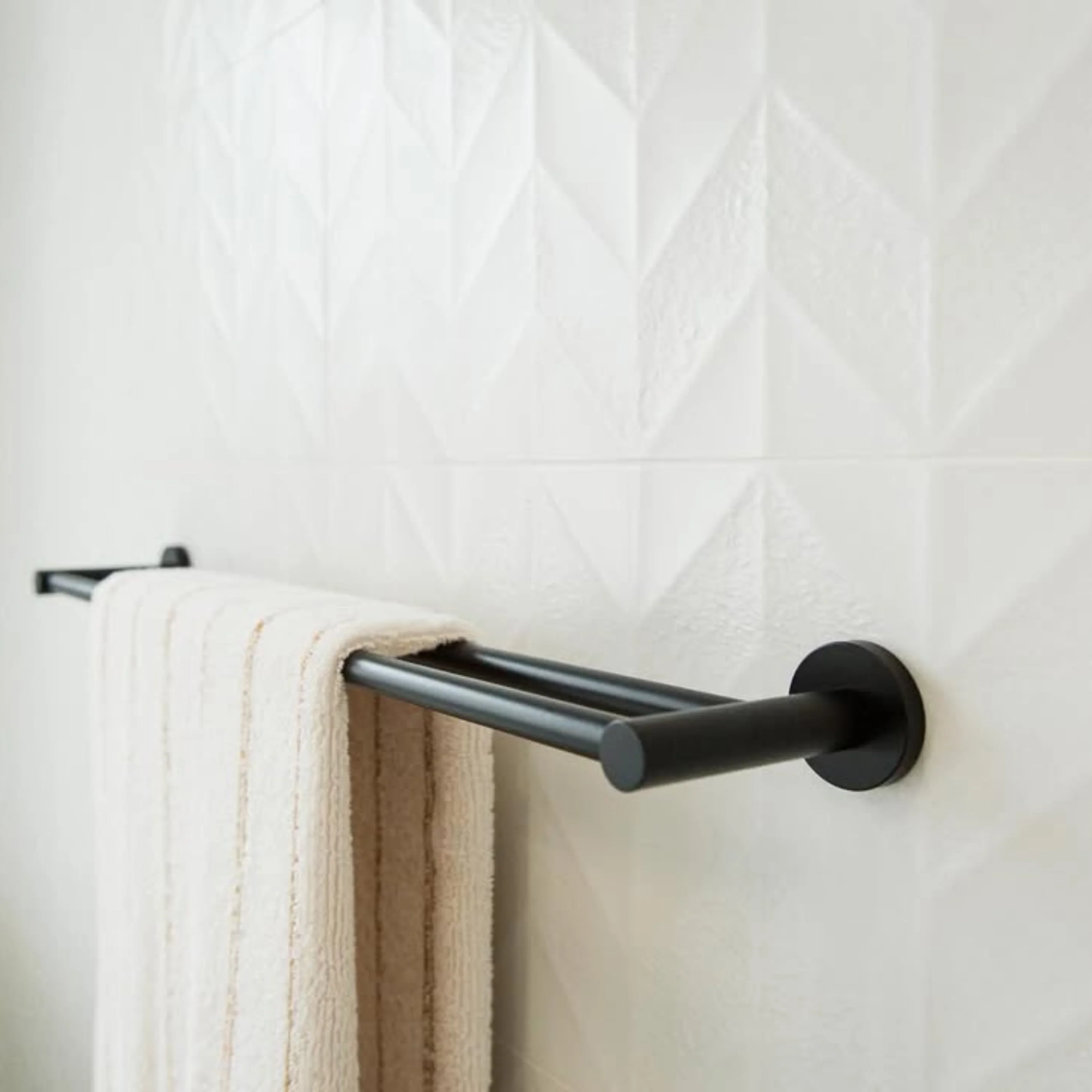 Chevron White Gloss - Image 2