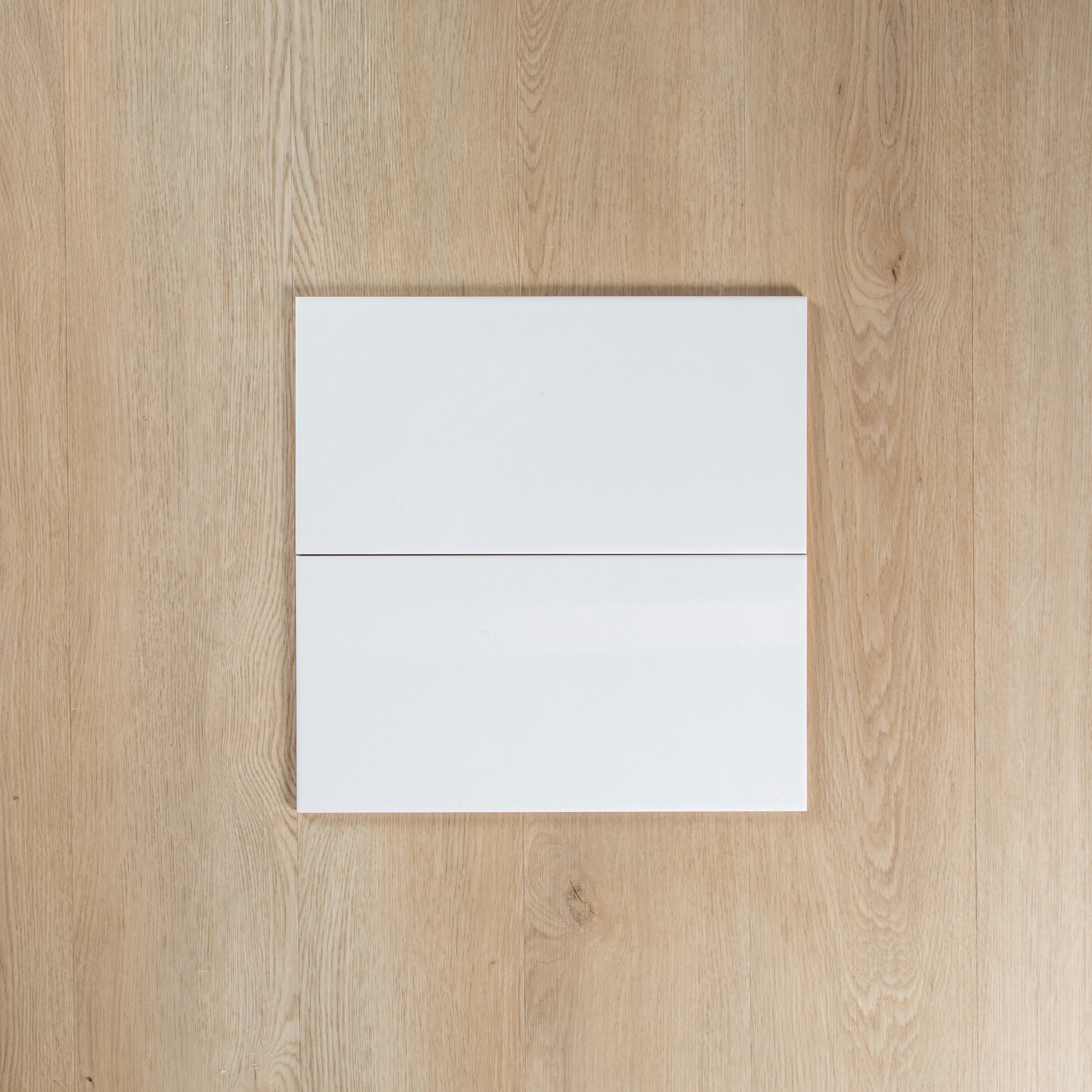 White Gloss Pressed Edge - Image 2