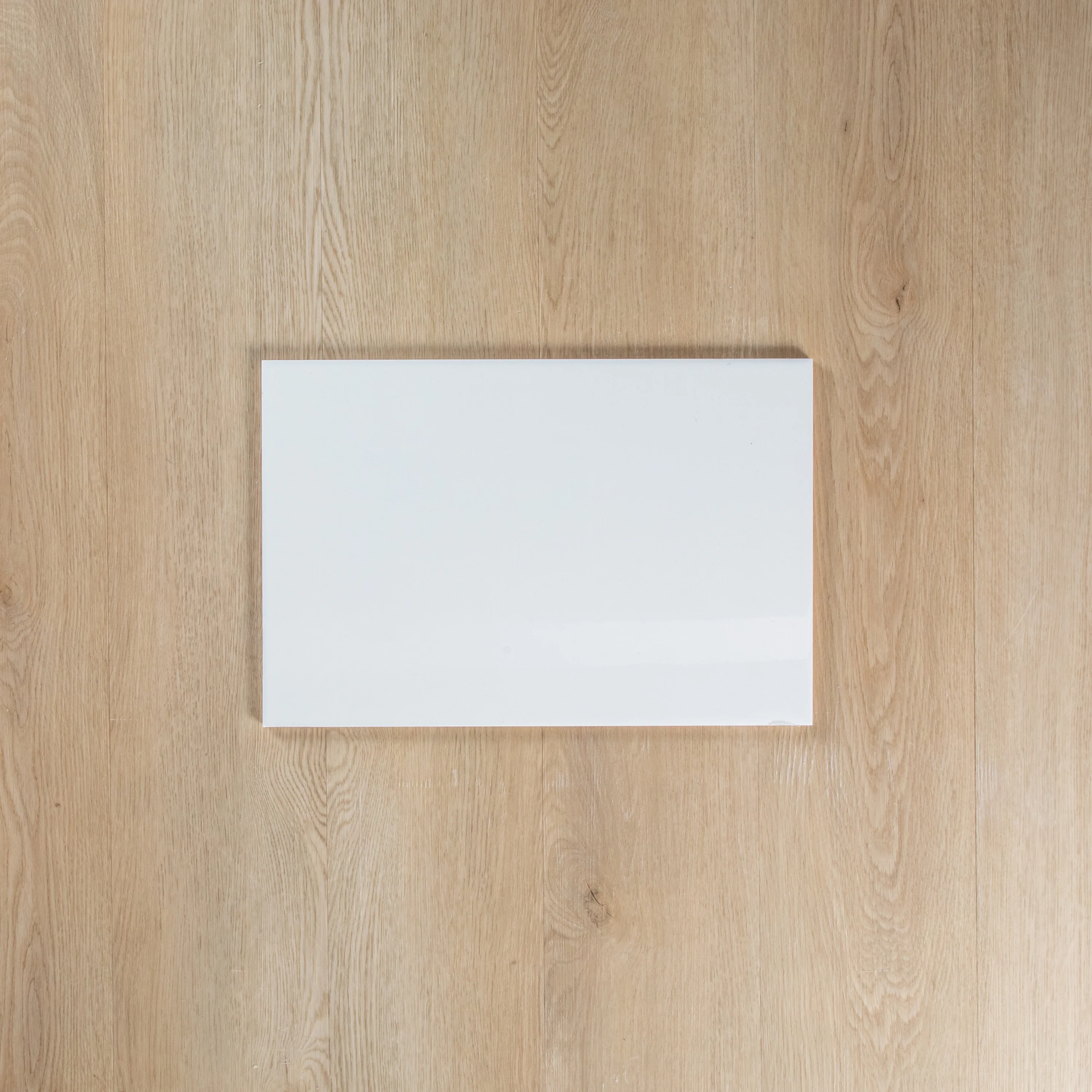 White Gloss Pressed Edge - Image 3