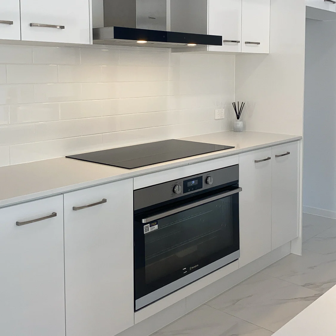 White Gloss Subway Pressed Edge - Image 2